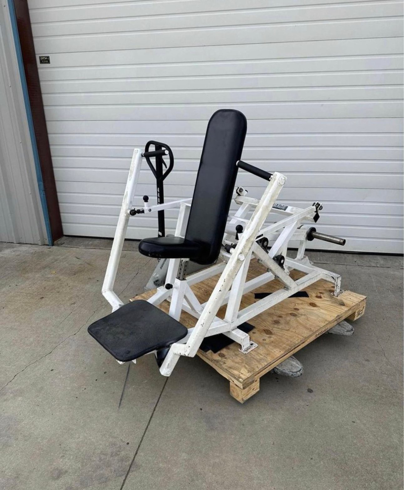Flex Fitness Plate Loaded Leverage Chest Press - Image 5